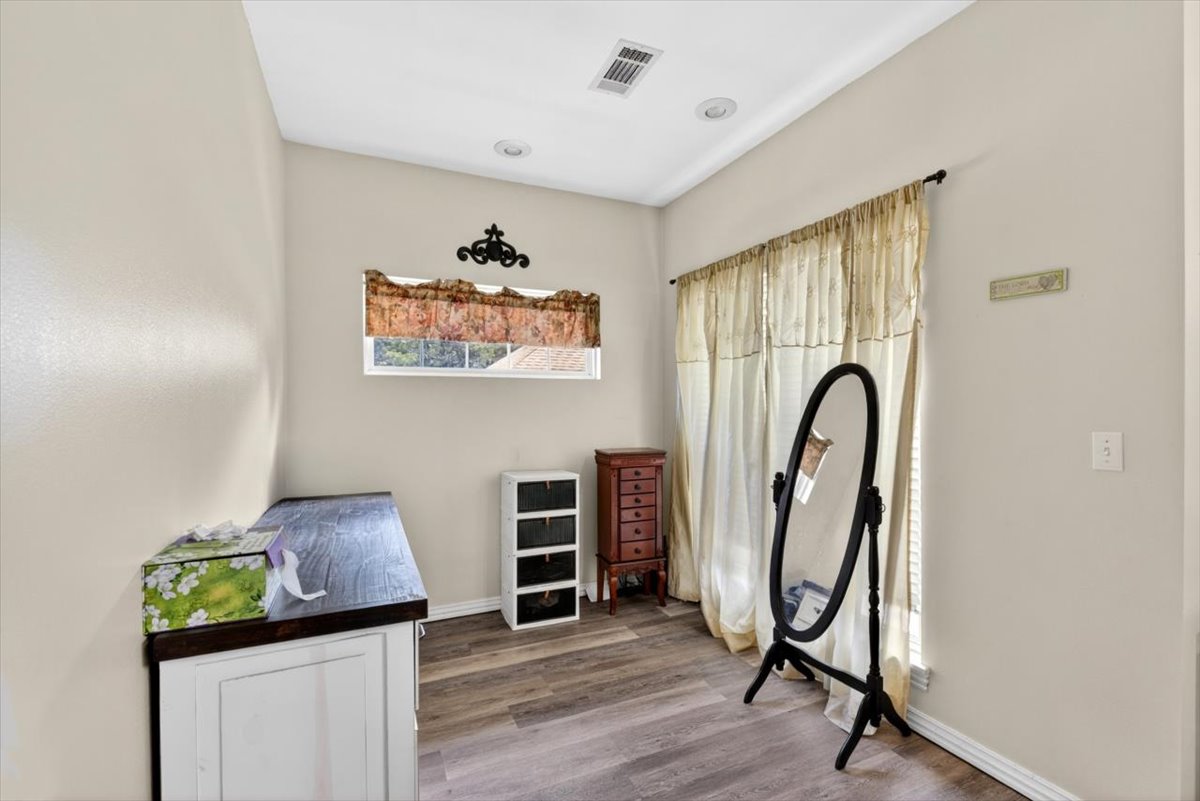 34800 Wolf Trail Wister OK 74966