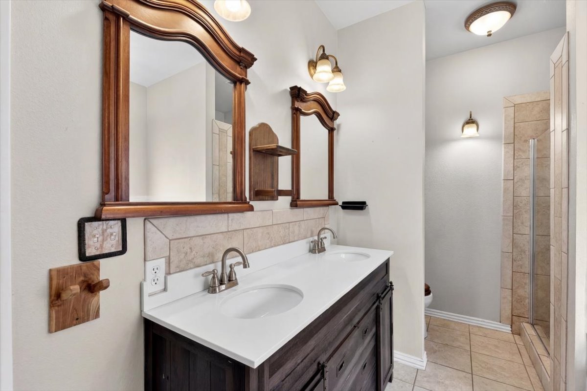 34800 Wolf Trail Wister OK 74966