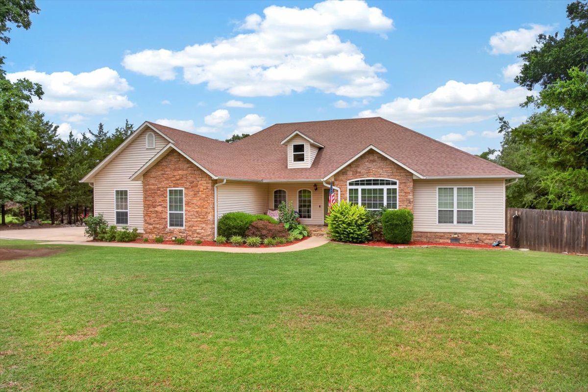 34800 Wolf Trail Wister OK 74966