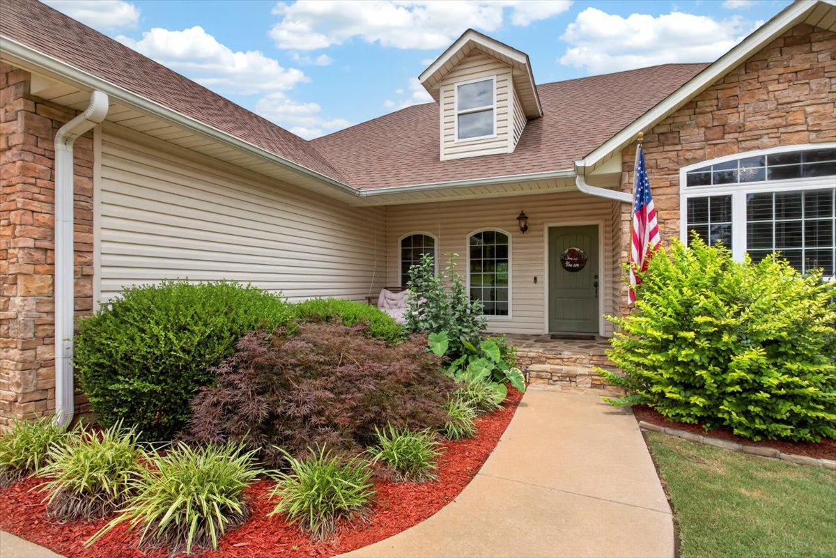 34800 Wolf Trail Wister OK 74966