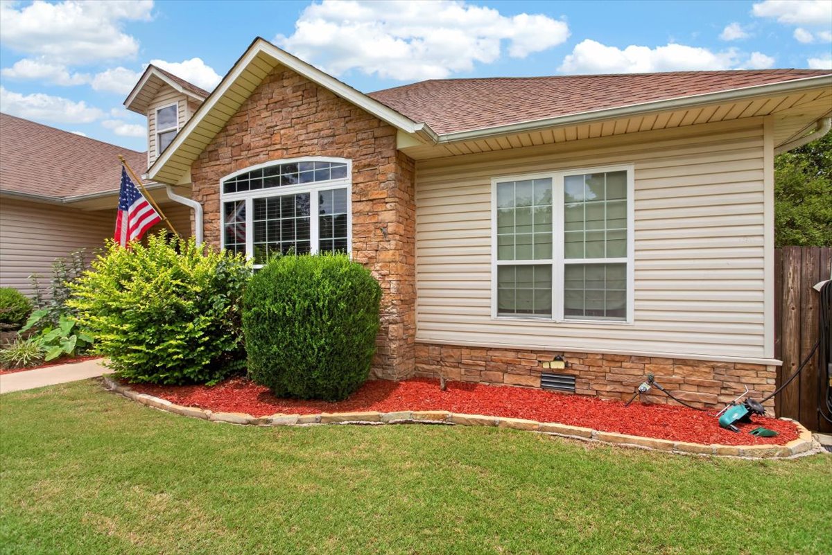 34800 Wolf Trail Wister OK 74966