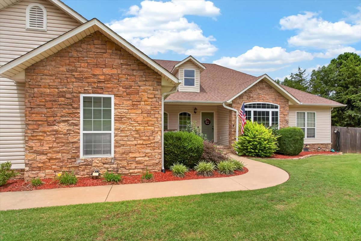 34800 Wolf Trail Wister OK 74966