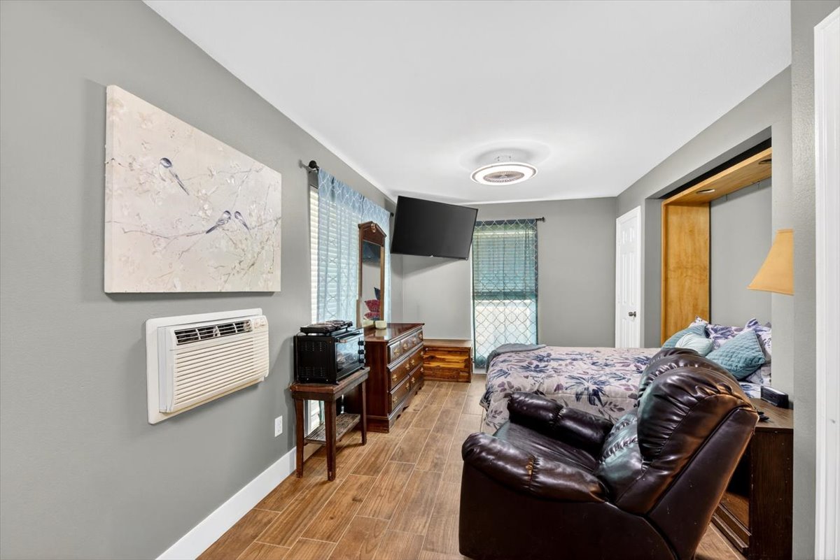 34800 Wolf Trail Wister OK 74966