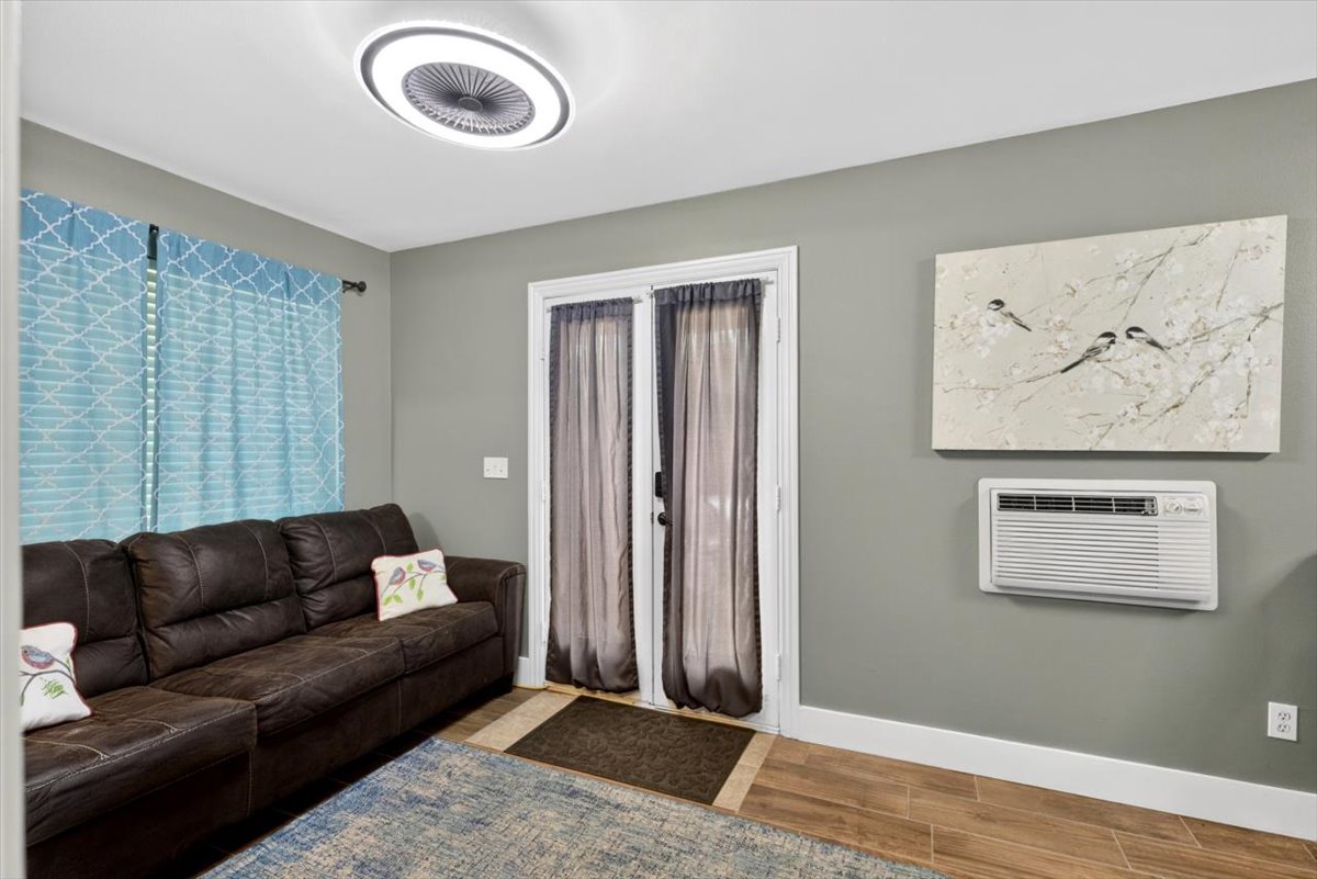 34800 Wolf Trail Wister OK 74966