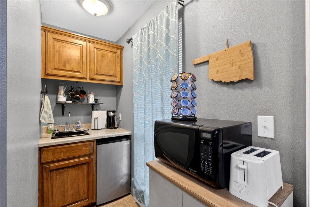 34800 Wolf Trail Wister OK 74966