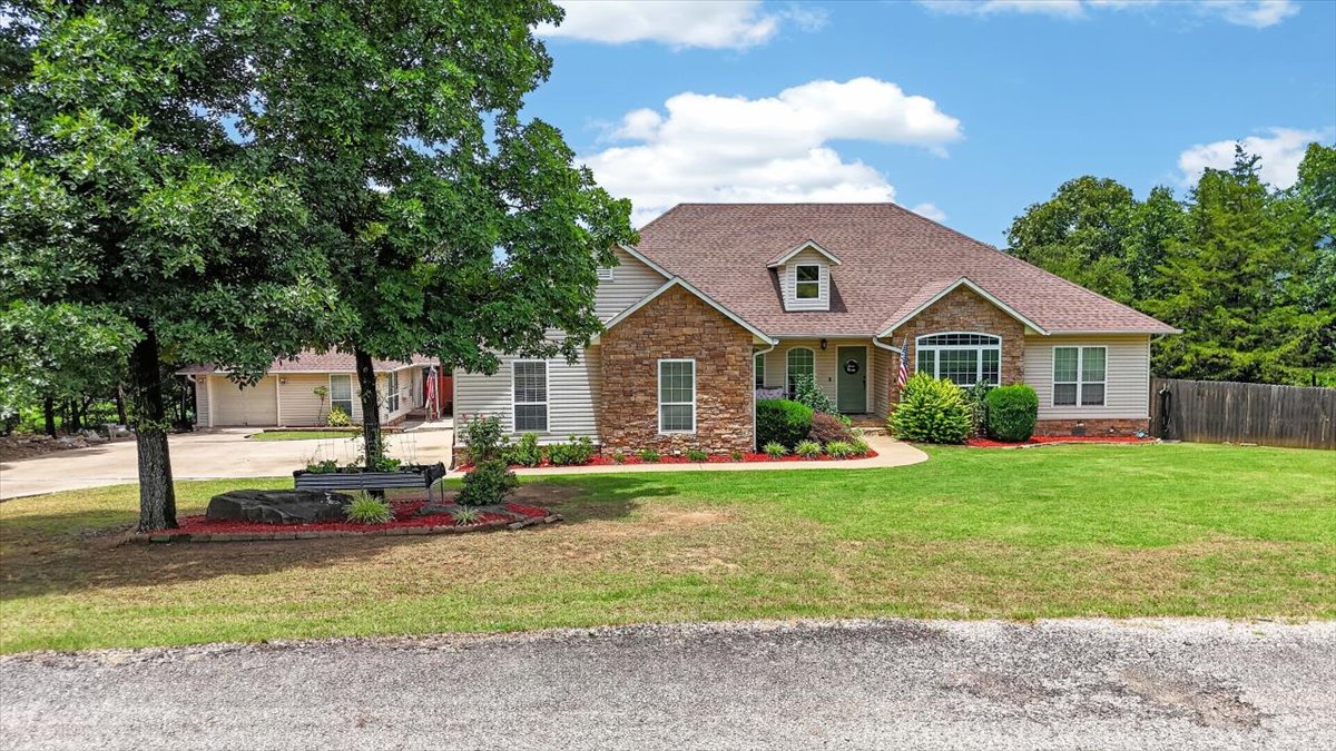 34800 Wolf Trail Wister OK 74966