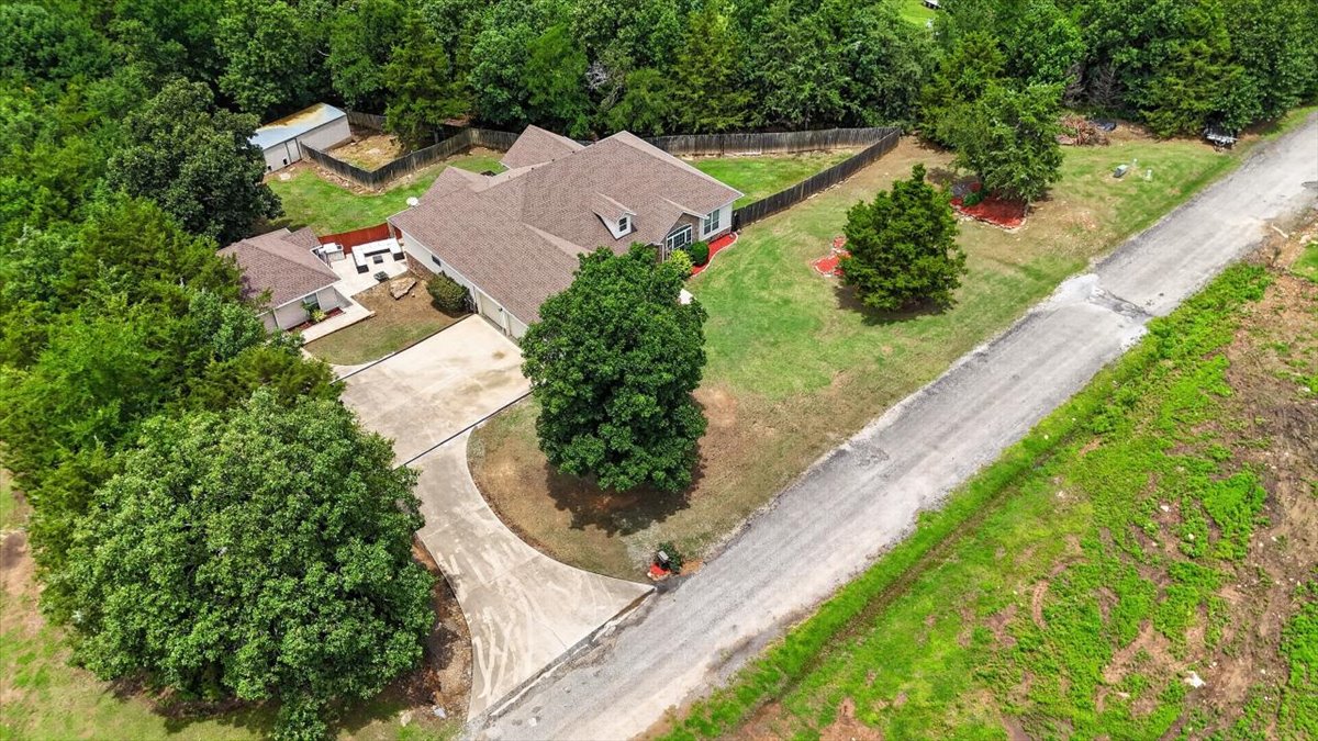 34800 Wolf Trail Wister OK 74966