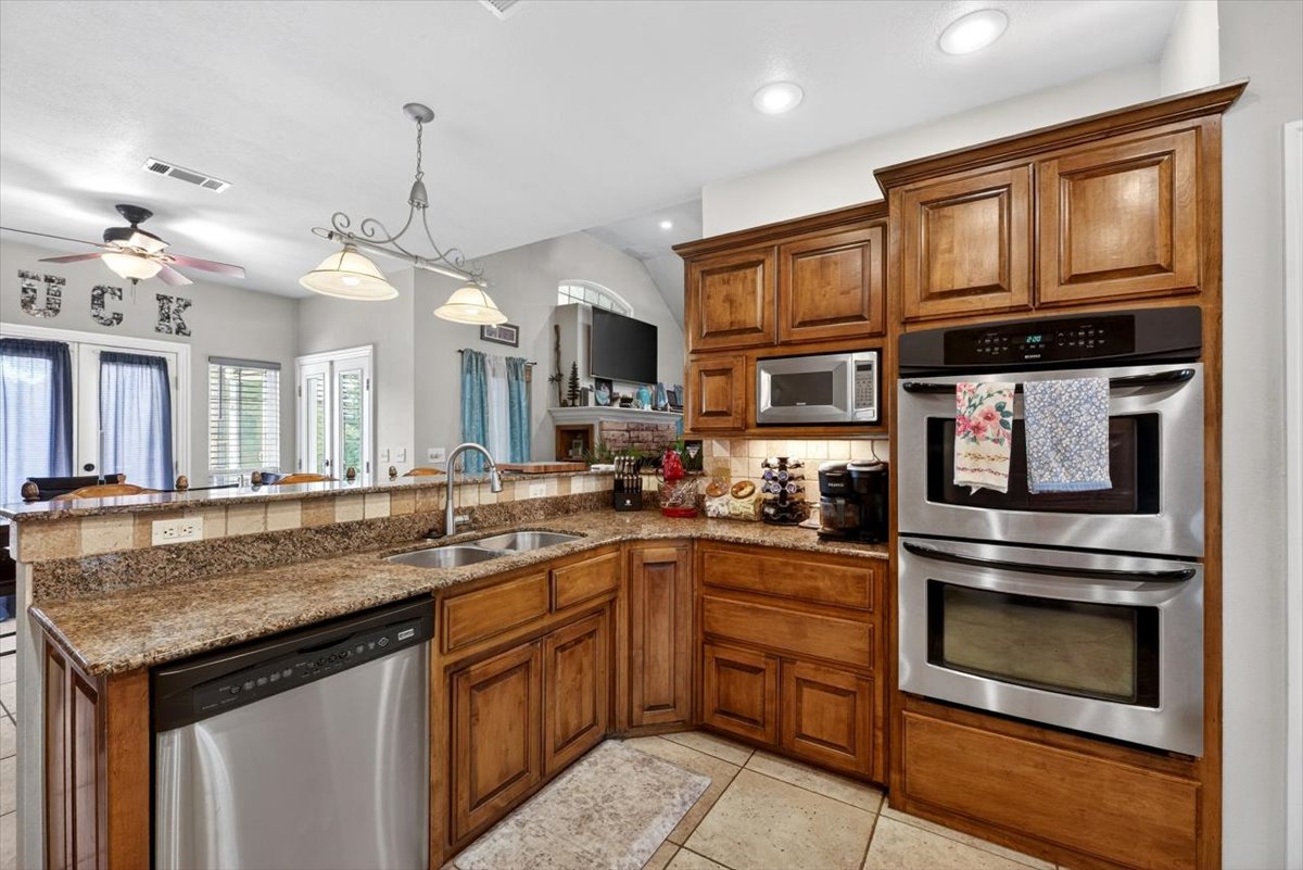 34800 Wolf Trail Wister OK 74966