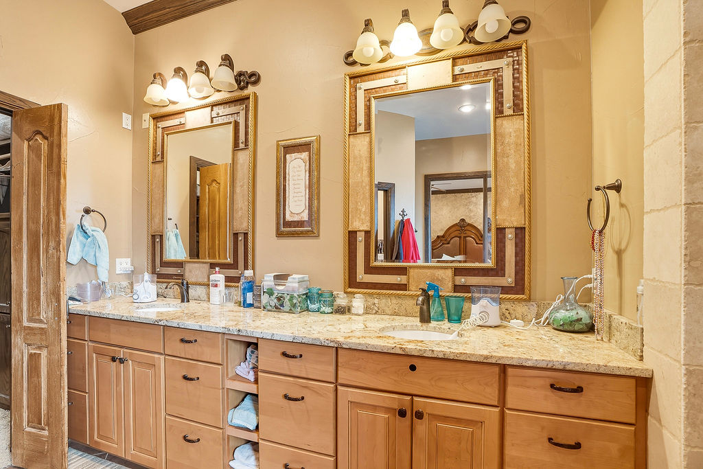 1202 Walker Circle Ada OK 74820