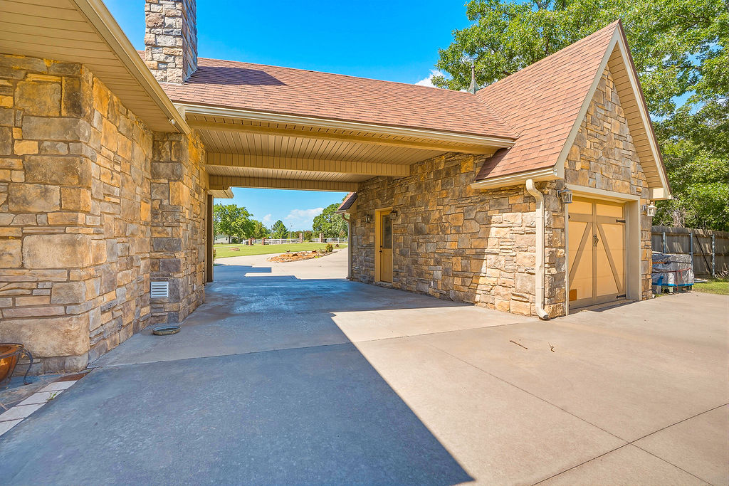 1202 Walker Circle Ada OK 74820