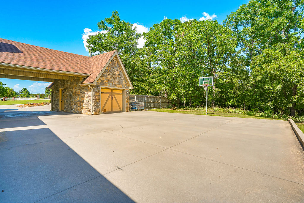 1202 Walker Circle Ada OK 74820