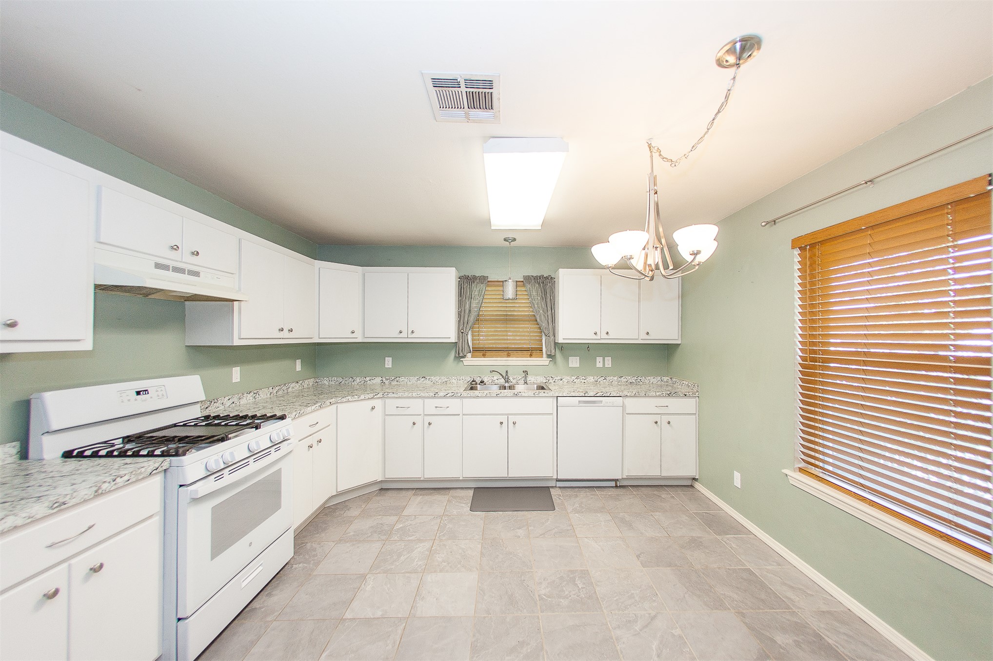 1449 S Oak Avenue Bartlesville OK 74003