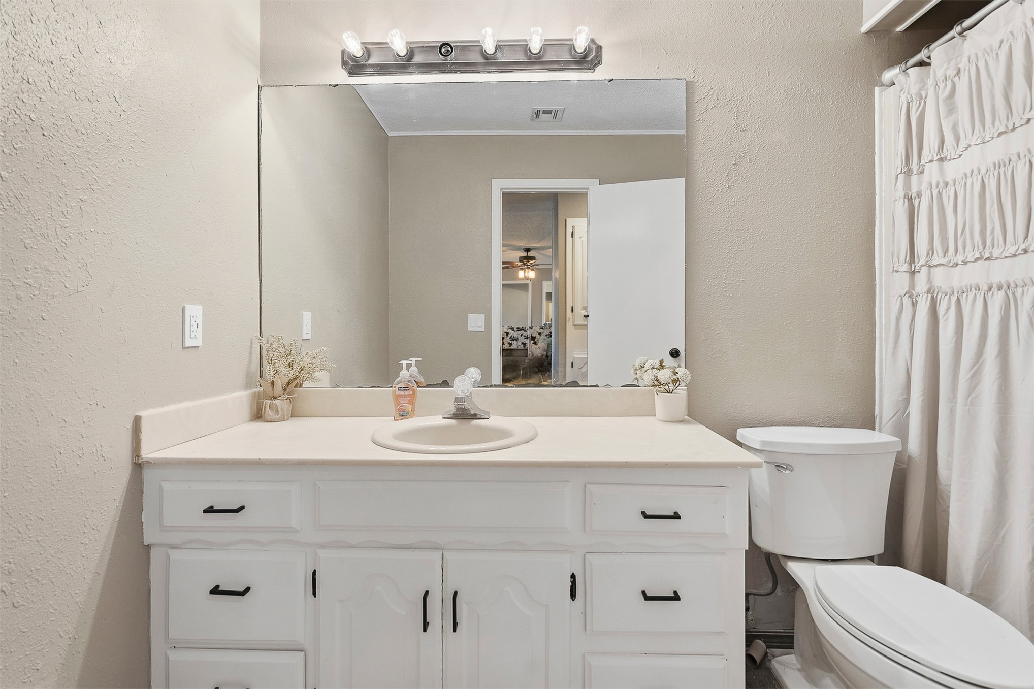 1370 Lincoln Healdton OK 73438