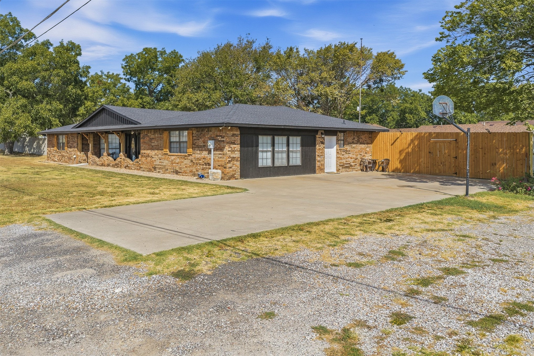 1370 Lincoln Healdton OK 73438