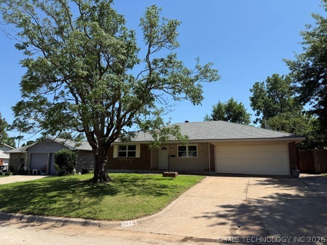 204 E Bass Yukon OK 73099