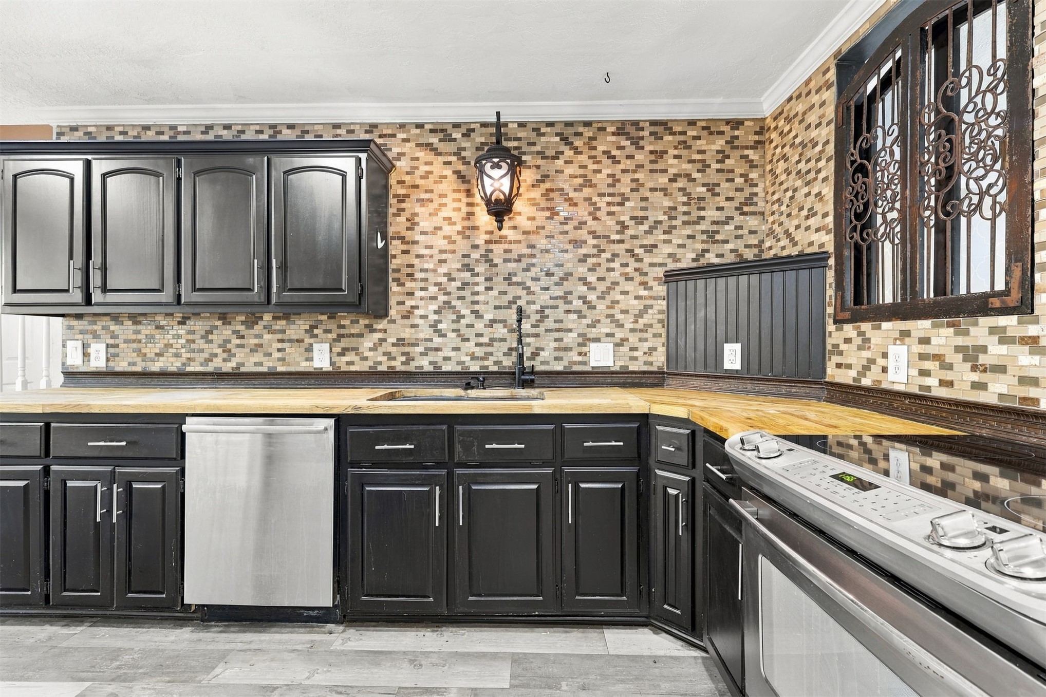 6811 E 65th Place Tulsa OK 74133