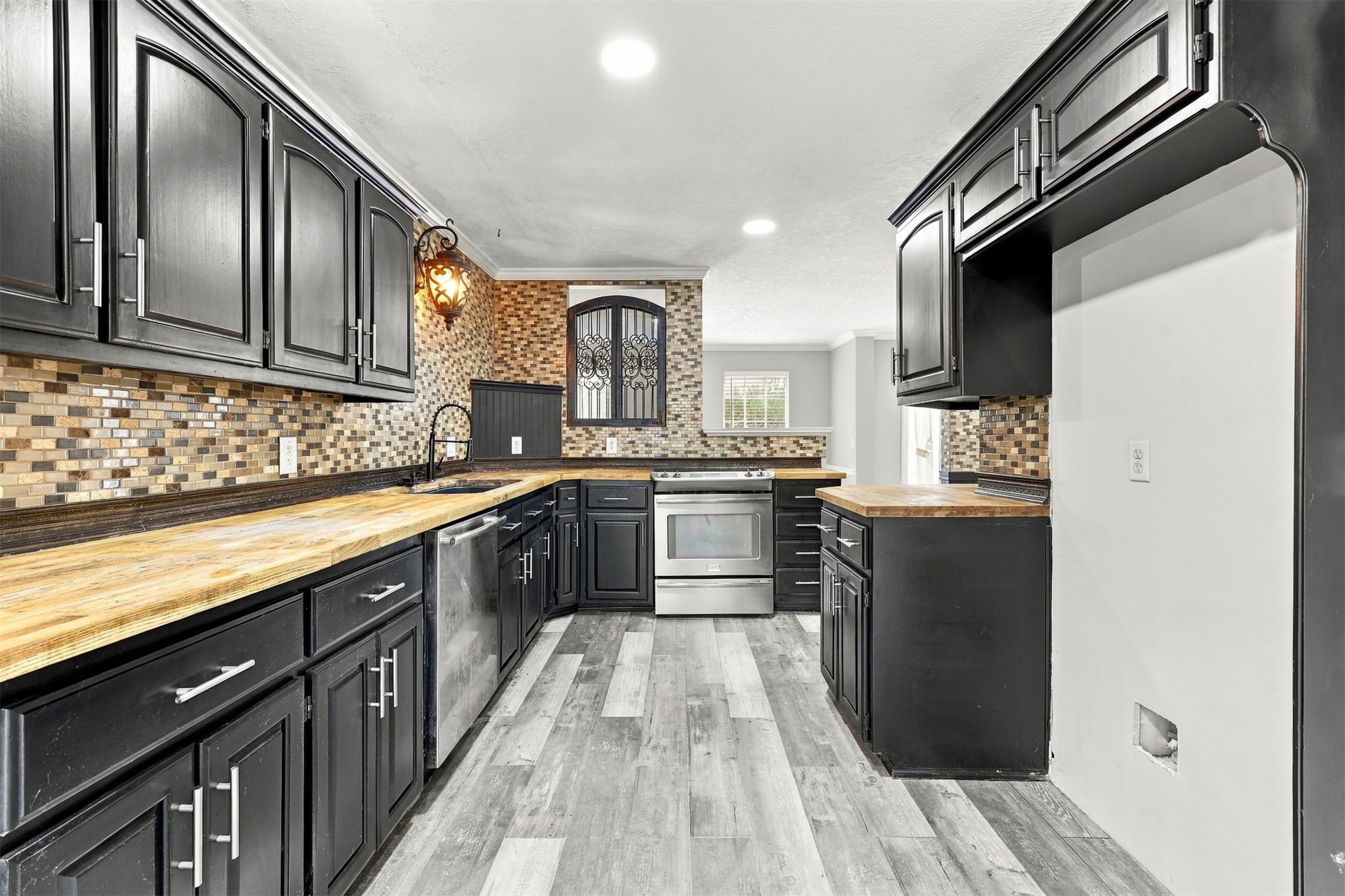 6811 E 65th Place Tulsa OK 74133