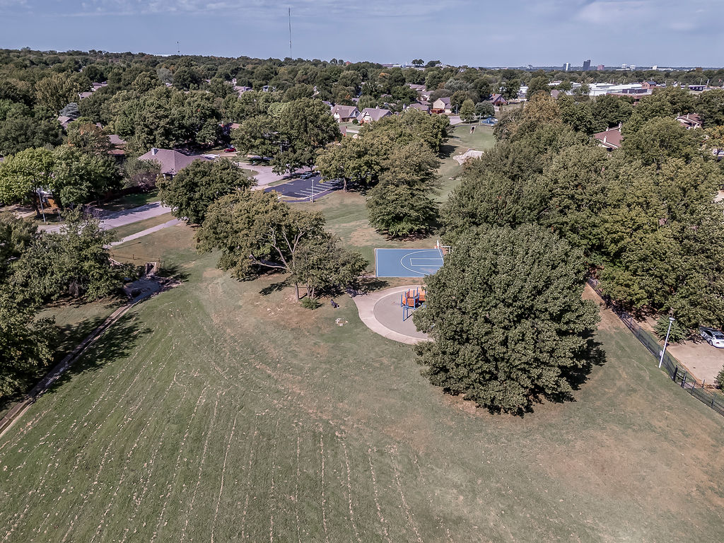 6811 E 65th Place Tulsa OK 74133