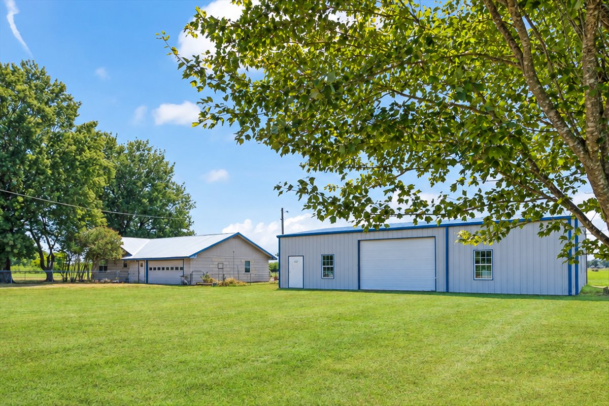 4840 River Road Colbert OK 74733
