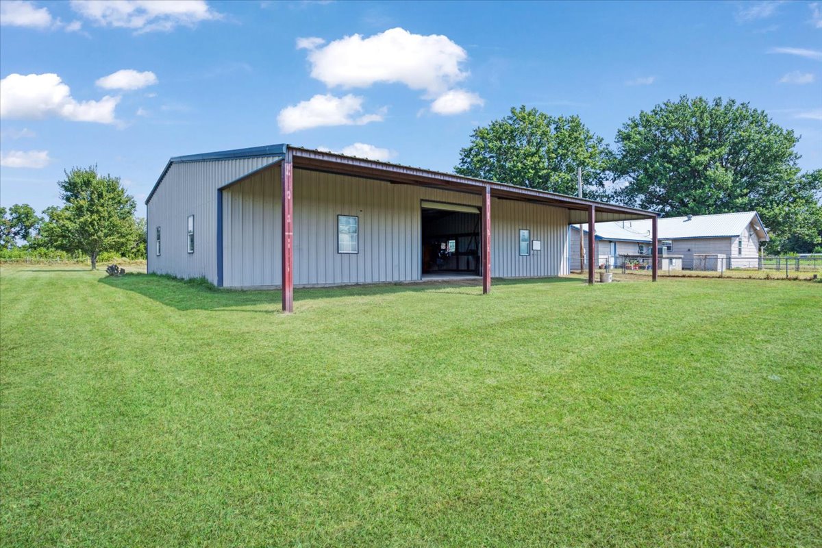 4840 River Road Colbert OK 74733