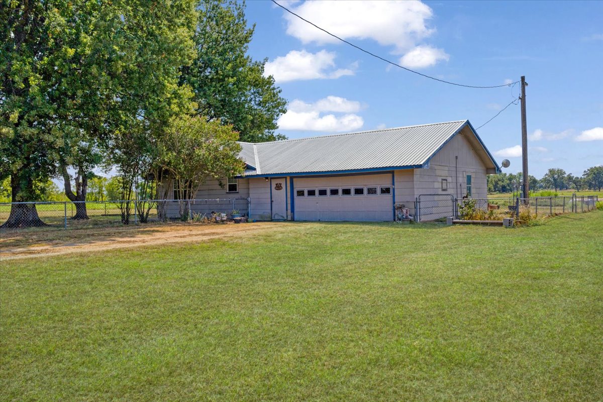 4840 River Road Colbert OK 74733
