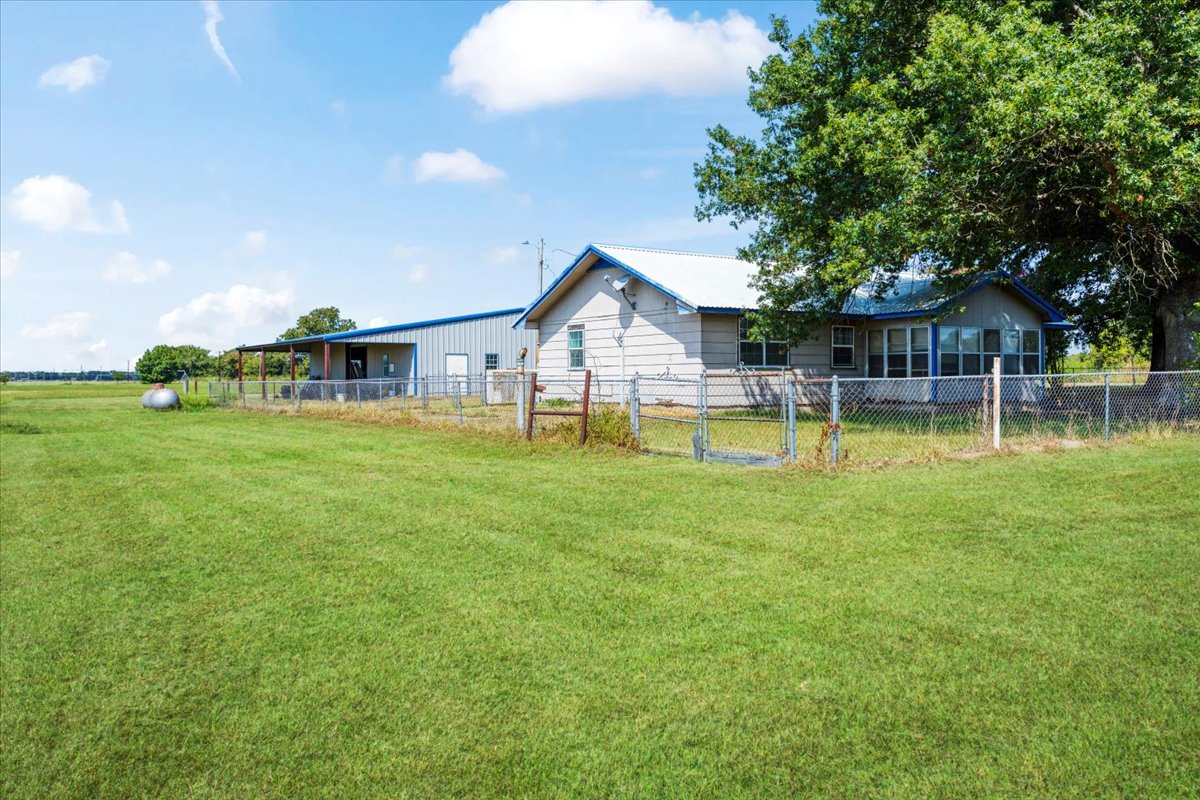 4840 River Road Colbert OK 74733