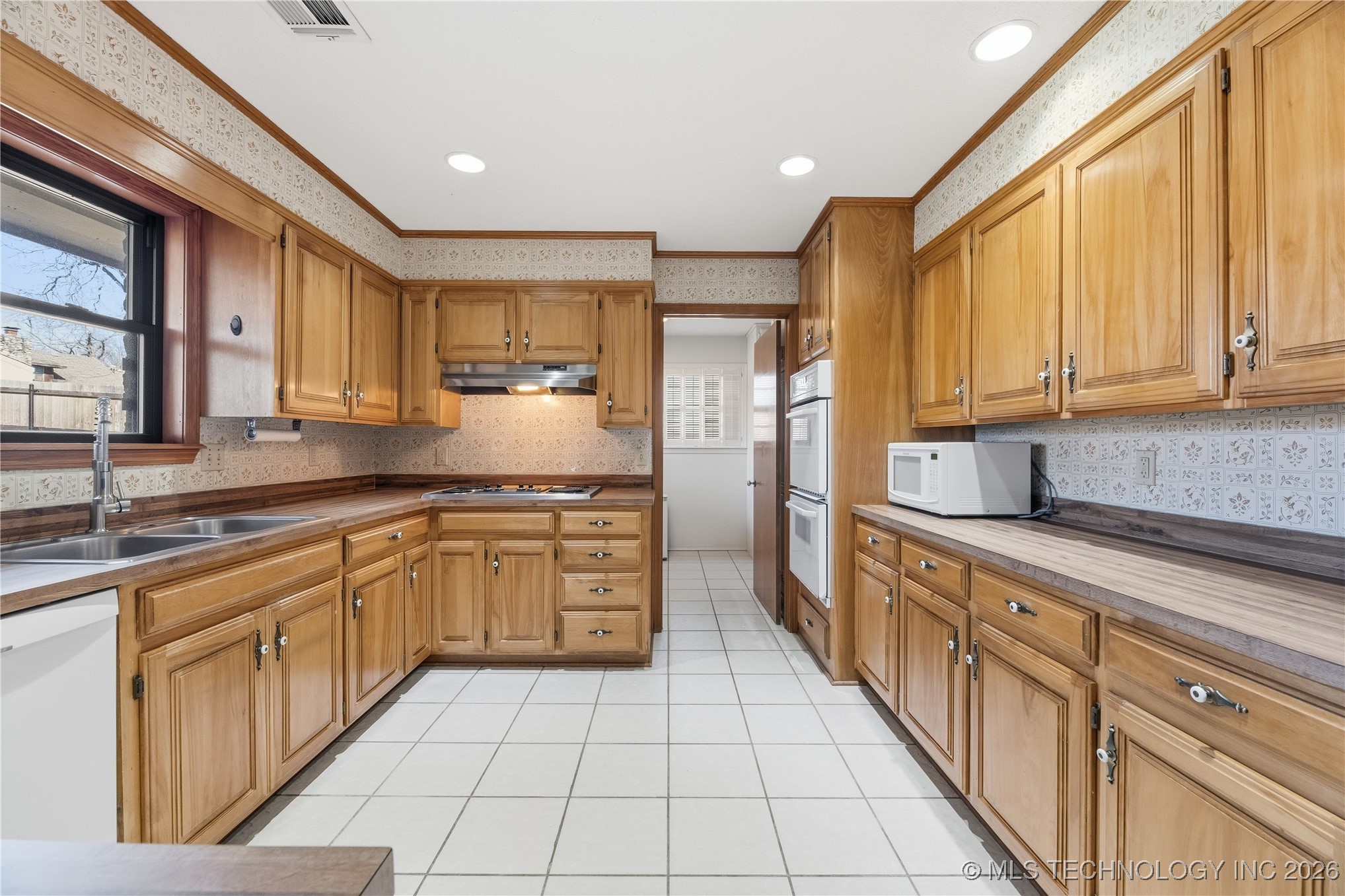 1037 Meadow Drive Bartlesville OK 74006