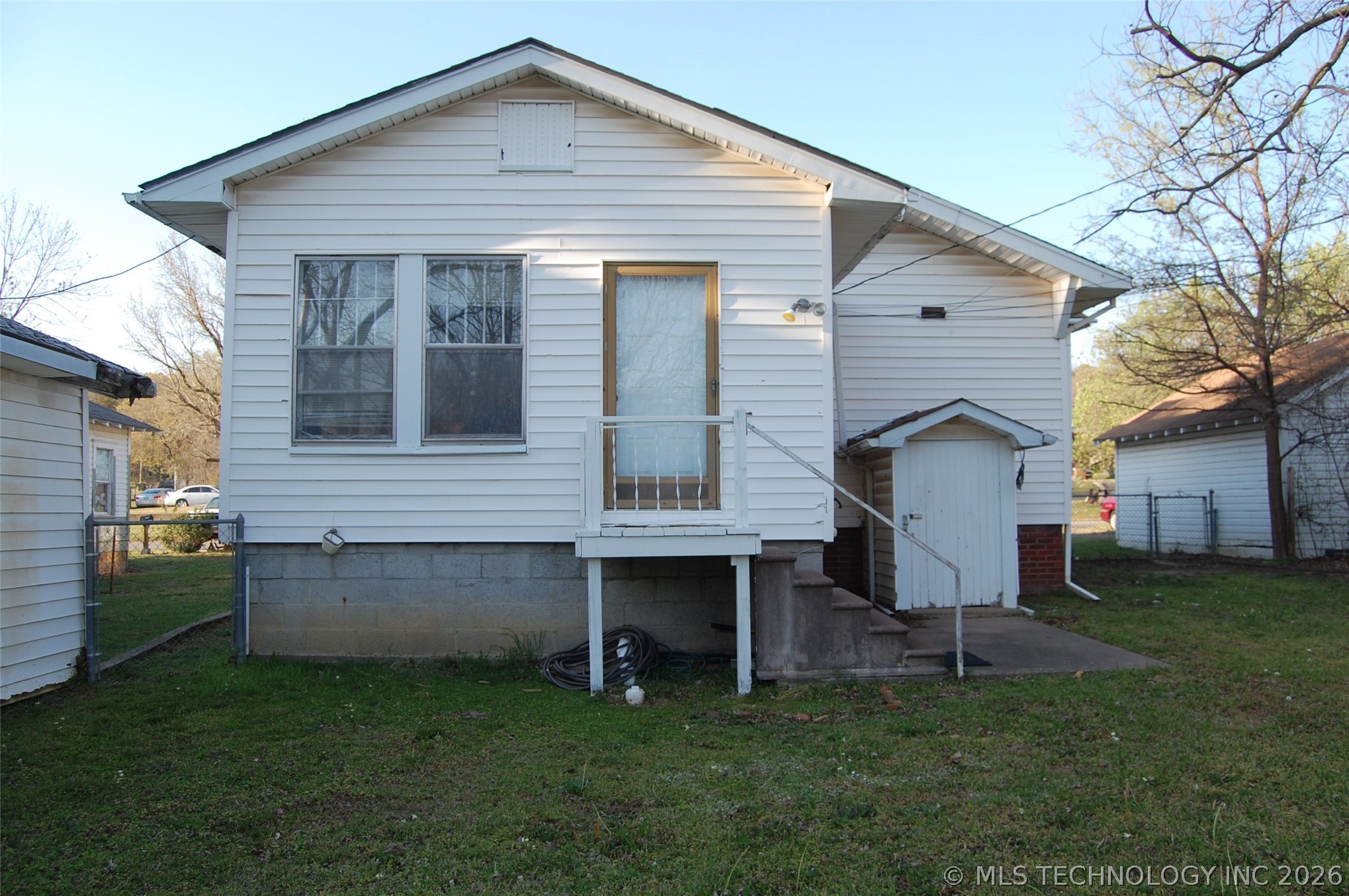 605 W Cummings Street Henryetta OK 74437