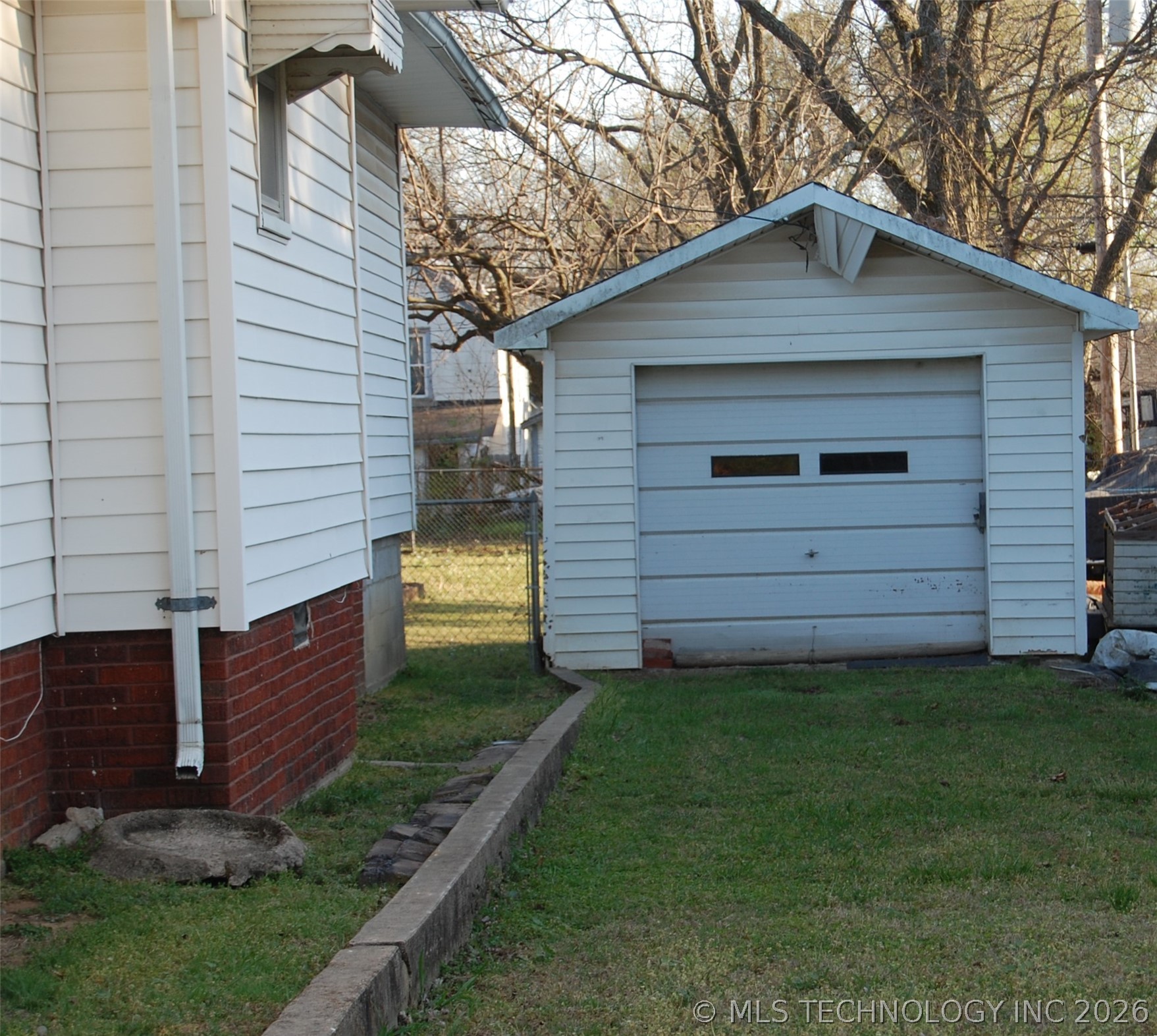 605 W Cummings Street Henryetta OK 74437