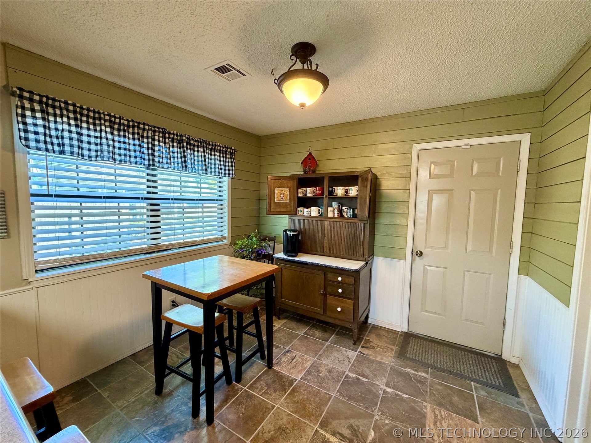 1807 SW 4th Street Wagoner OK 74467