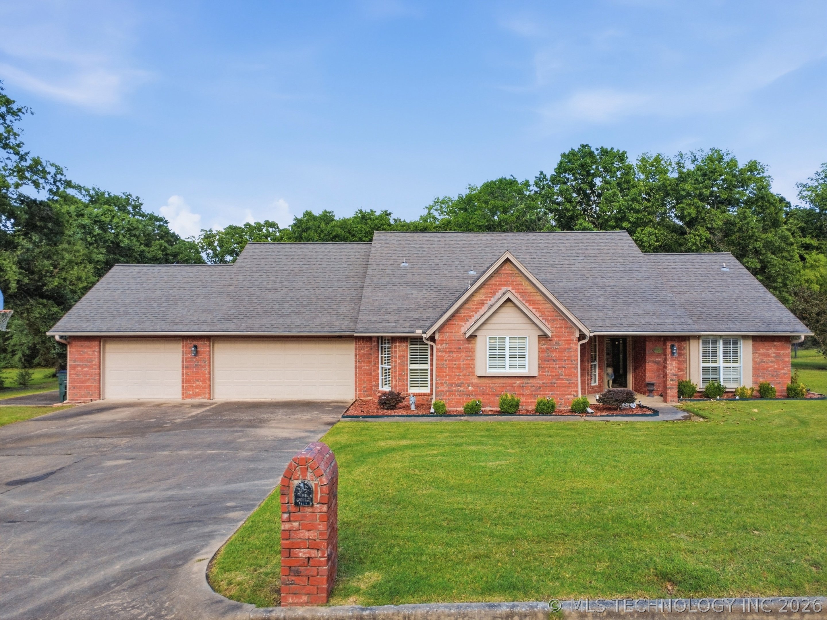 1803 Sleepy Hollow Road Okmulgee OK 74447
