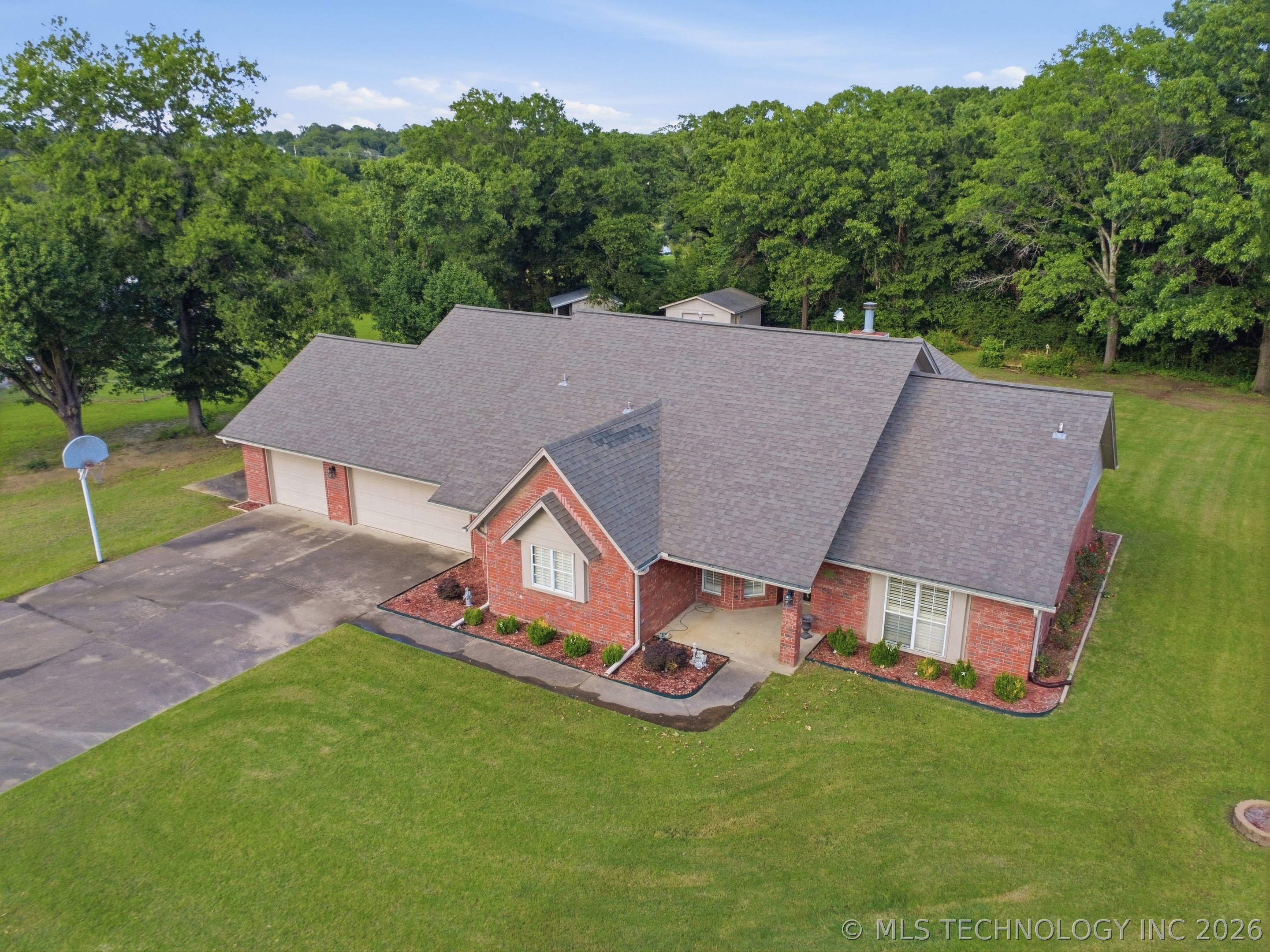 1803 Sleepy Hollow Road Okmulgee OK 74447