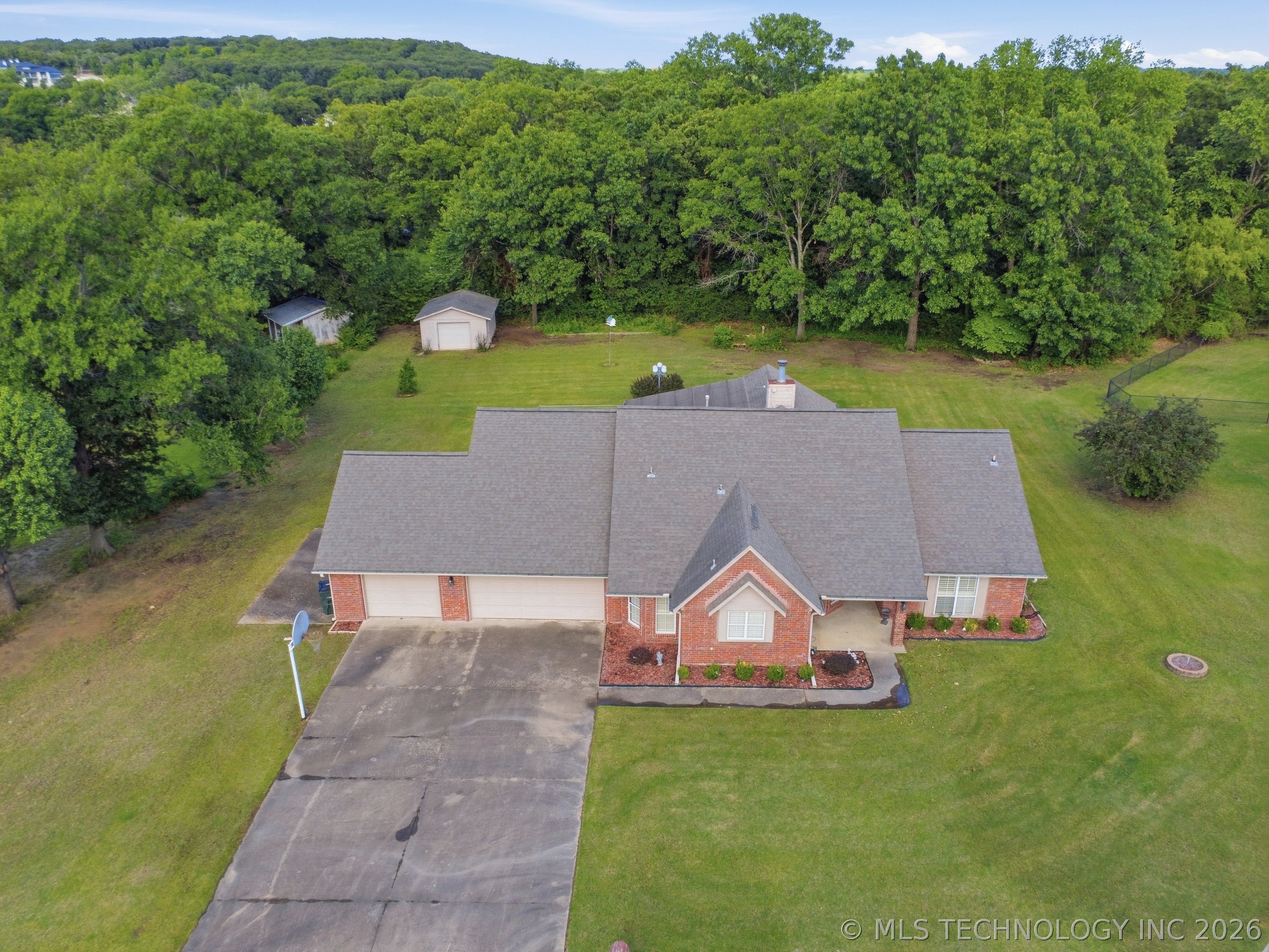 1803 Sleepy Hollow Road Okmulgee OK 74447
