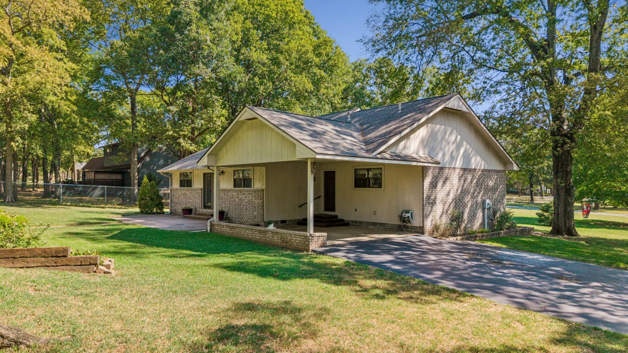 1303 N Iroquois Chouteau OK 74337