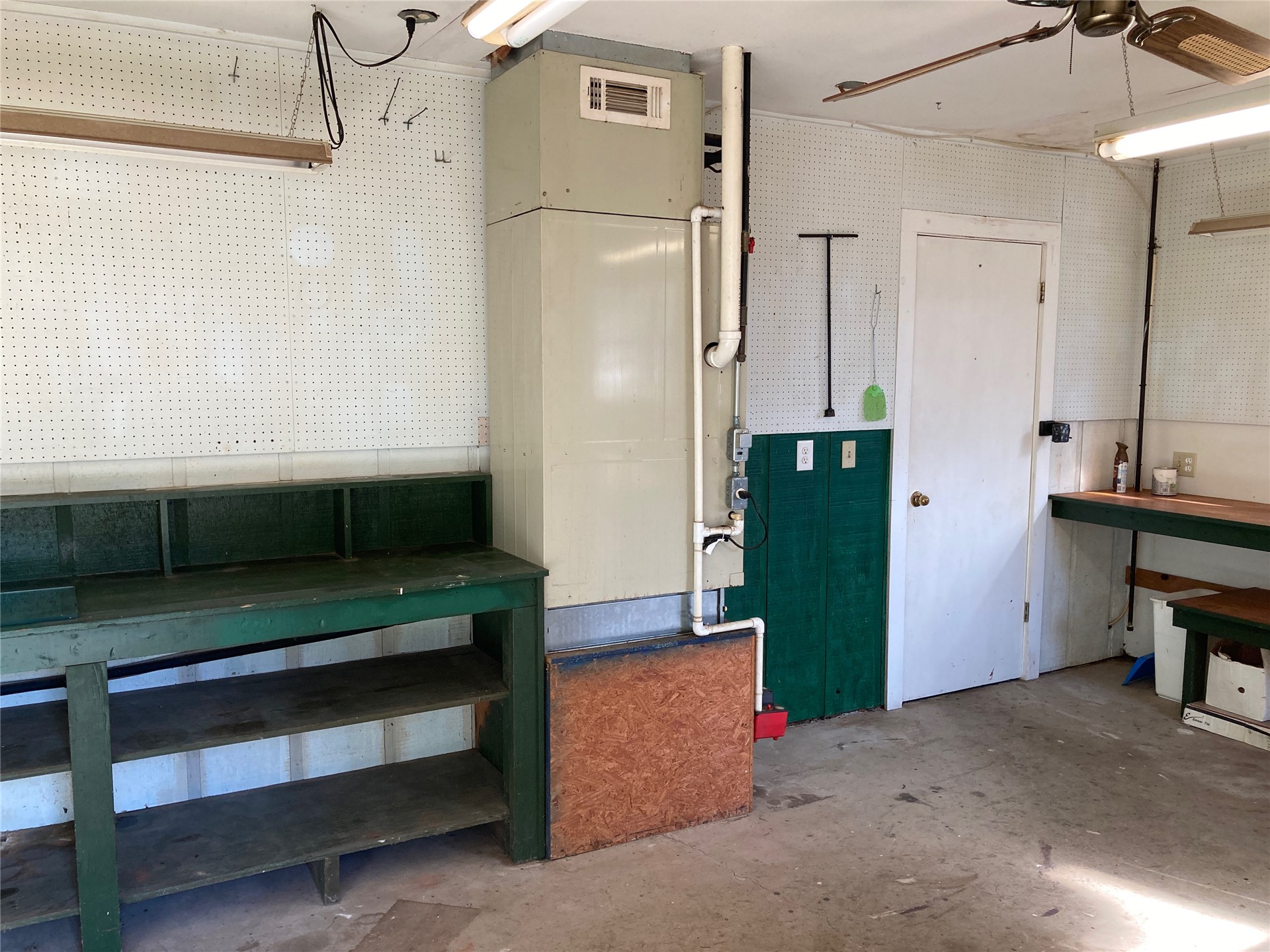 1303 N Iroquois Chouteau OK 74337
