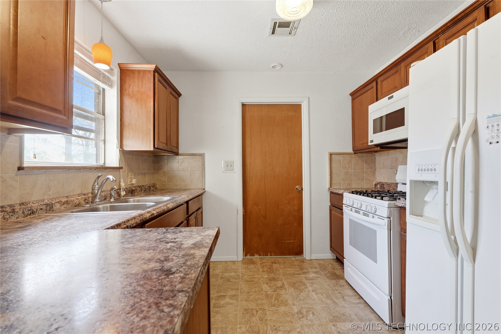 403 SW 2nd Street Wagoner OK 74467