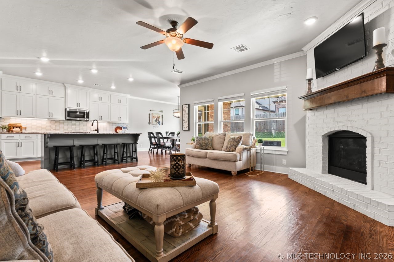 8705 S Quanah Avenue W Tulsa OK 74132