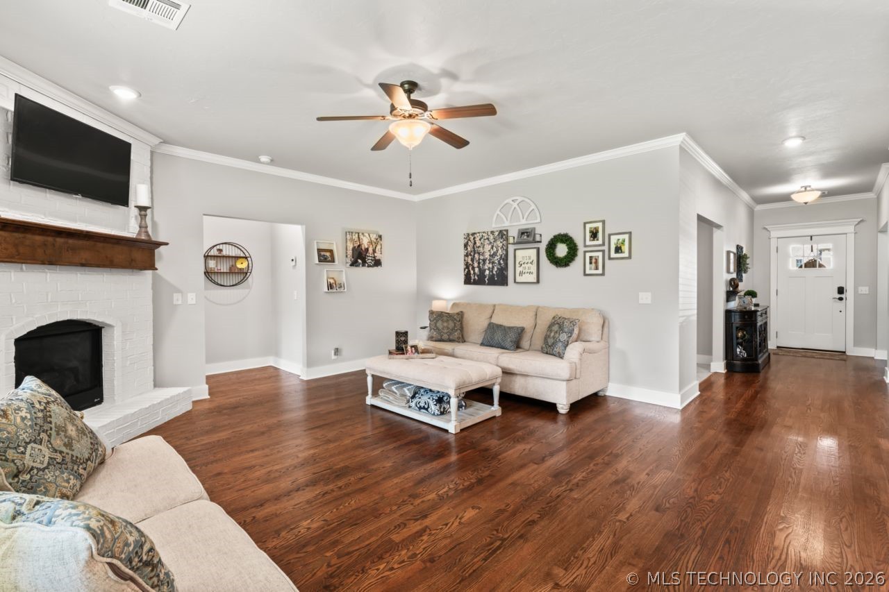 8705 S Quanah Avenue W Tulsa OK 74132