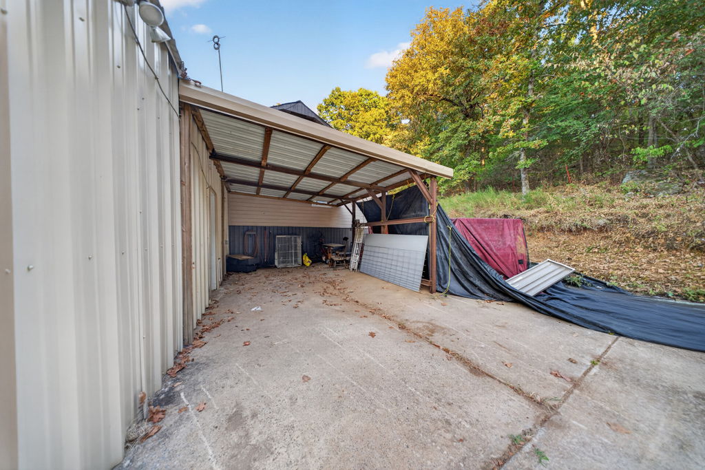 11725 S 437 Road Locust Grove OK 74352