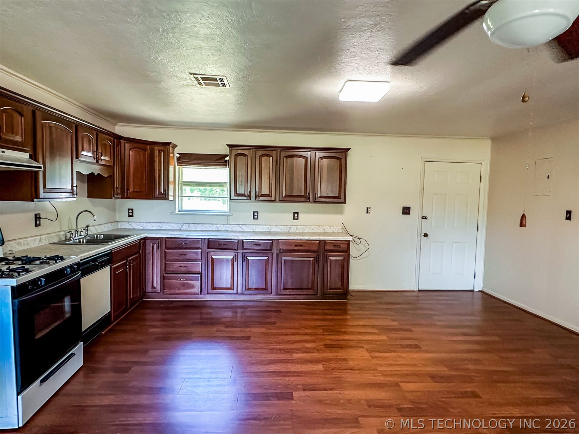 109948 S 4155 Road Checotah OK 74426