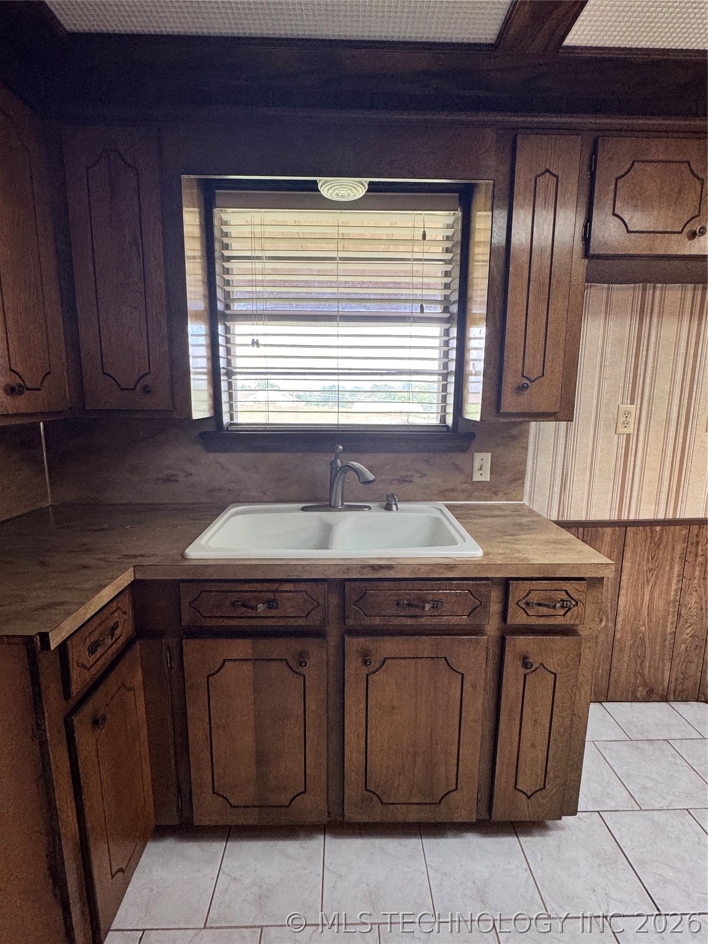156 S Ramsey Caney OK 74533