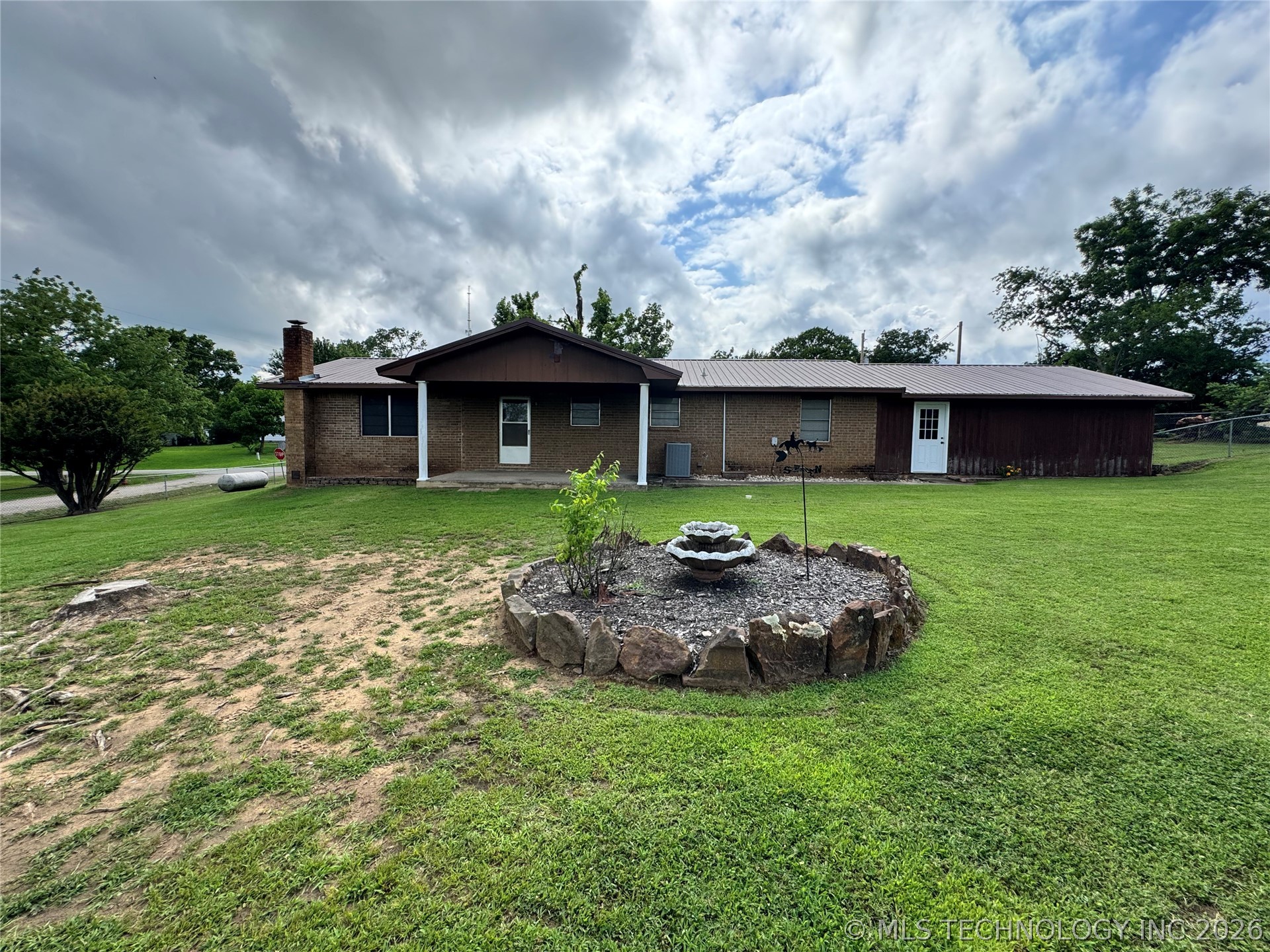 156 S Ramsey Caney OK 74533