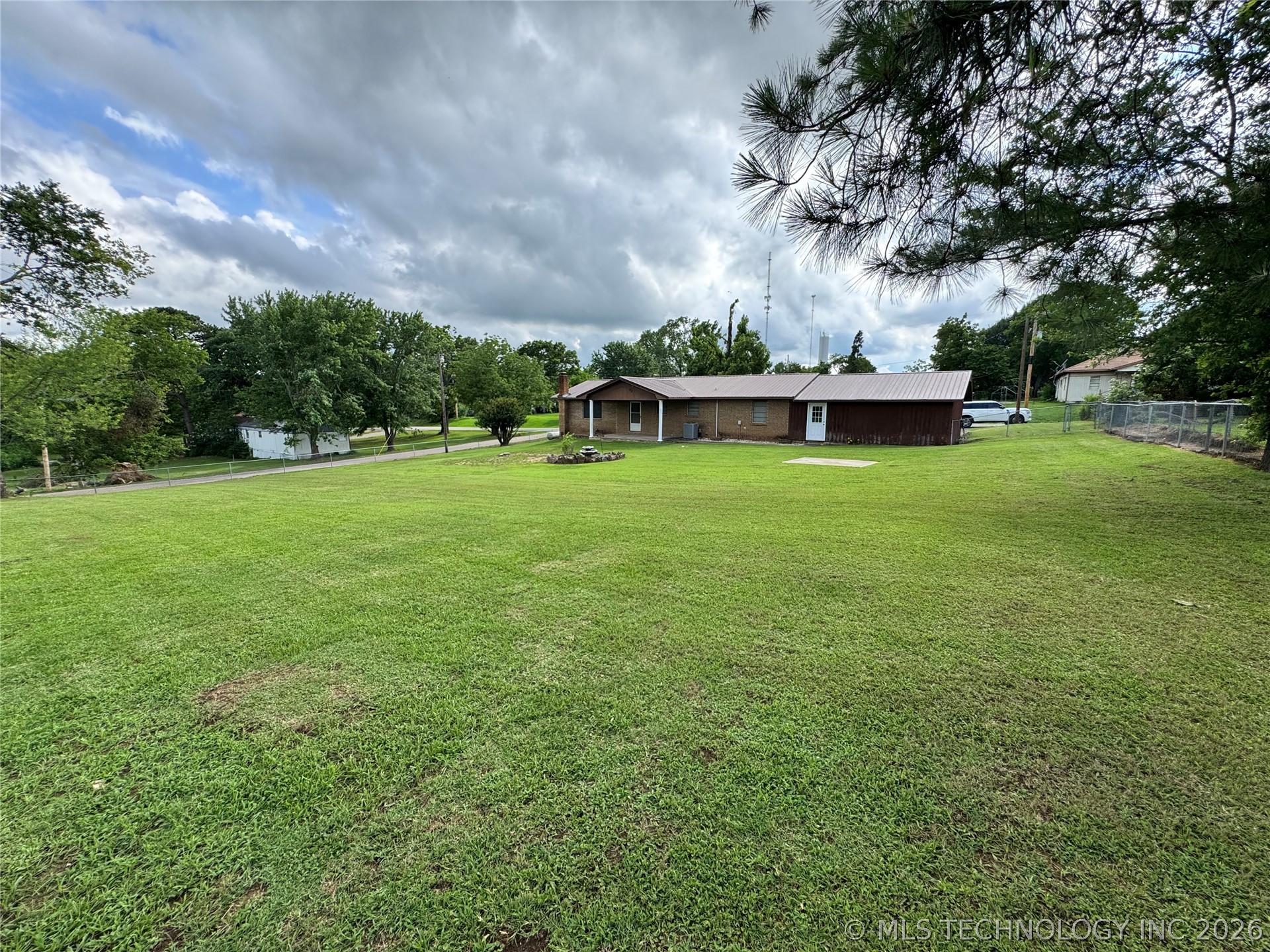 156 S Ramsey Caney OK 74533