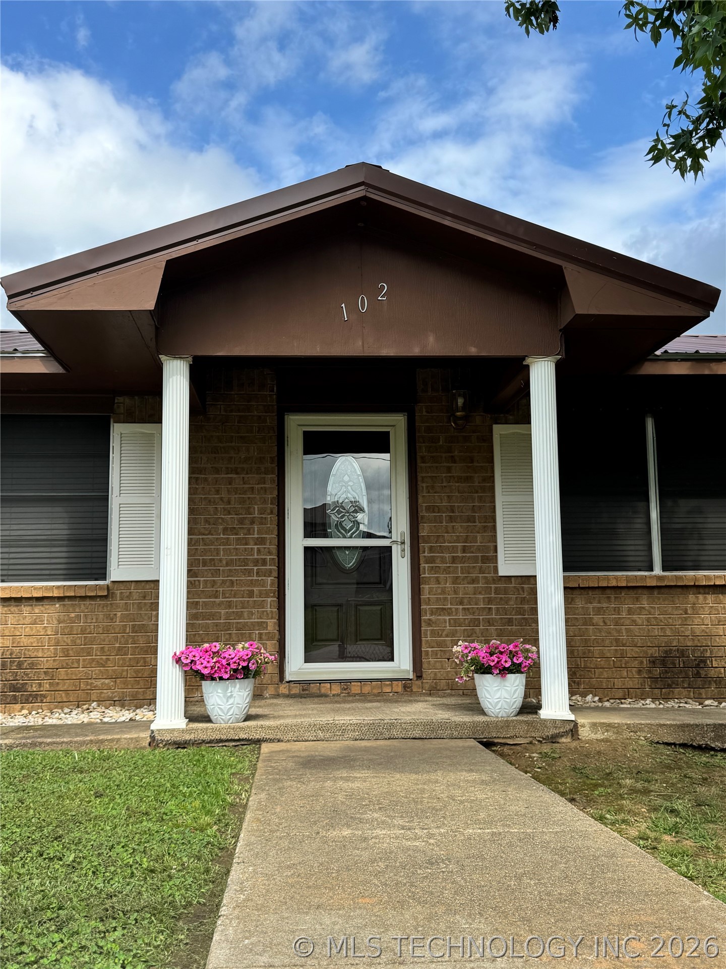 156 S Ramsey Caney OK 74533