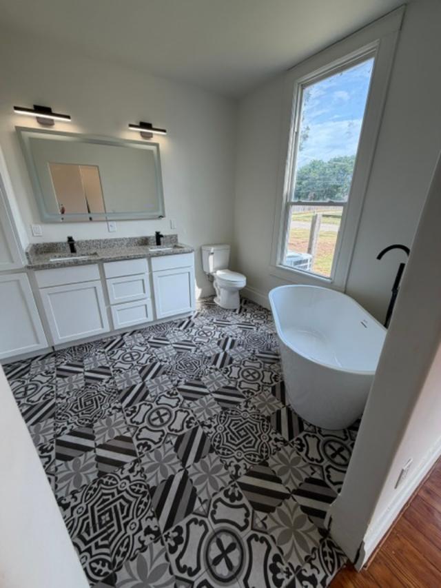 424 N Hinckley Street Holdenville OK 74848