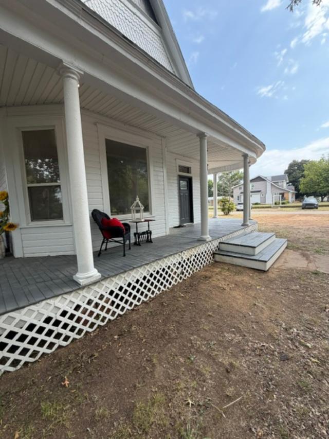 424 N Hinckley Street Holdenville OK 74848