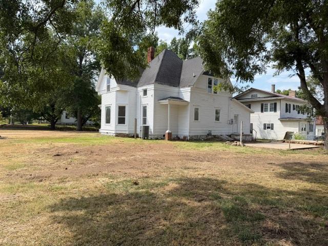 424 N Hinckley Street Holdenville OK 74848