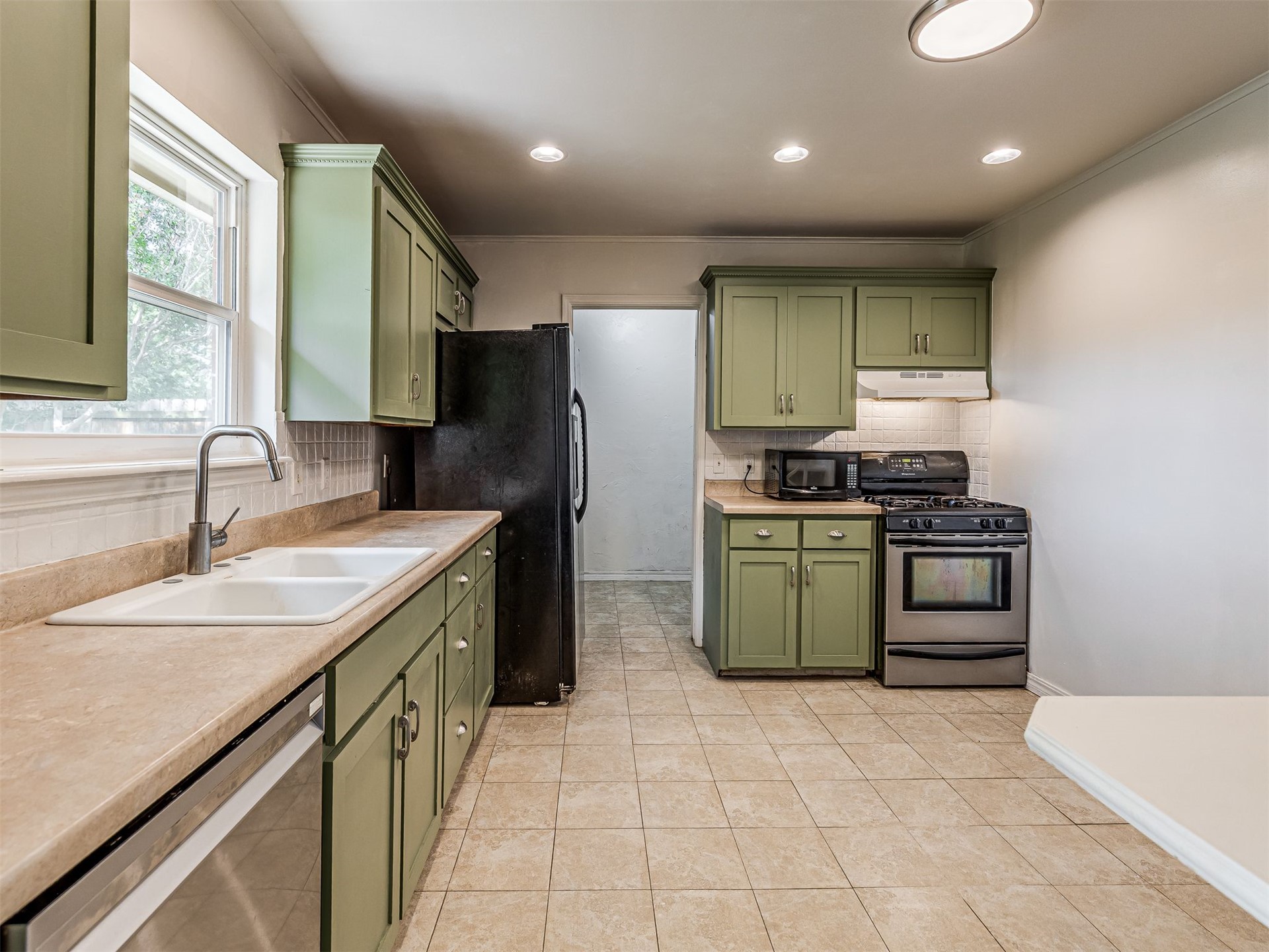 8922 E 49th Place Tulsa OK 74145