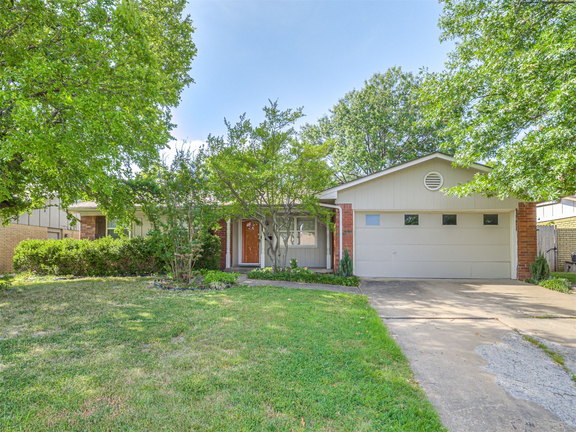 8922 E 49th Place Tulsa OK 74145