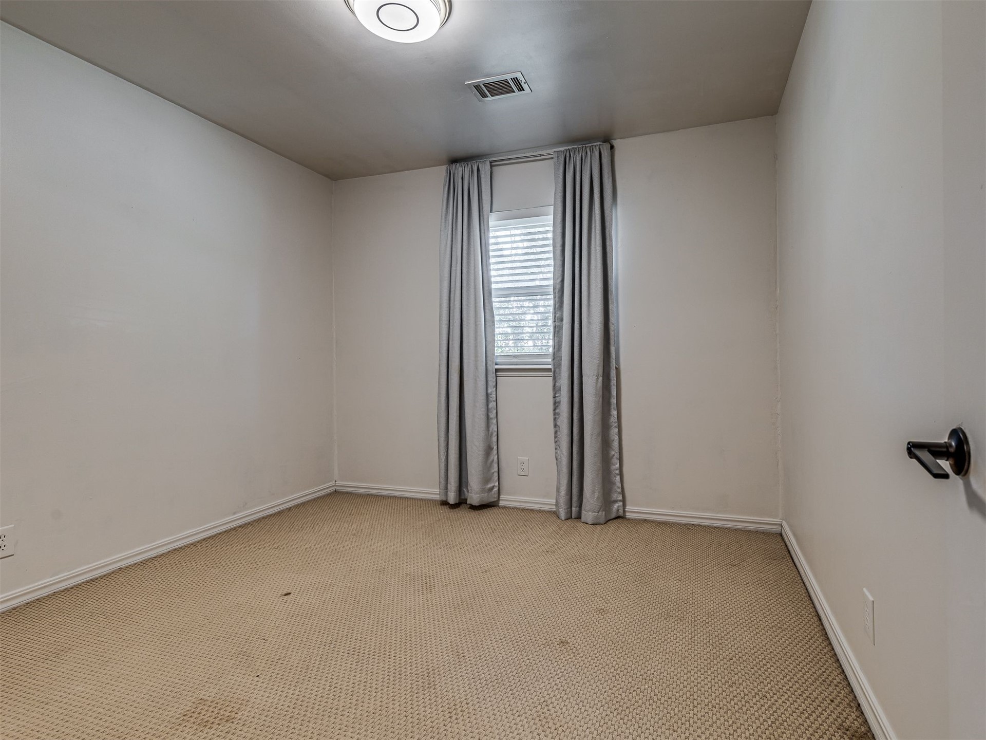 8922 E 49th Place Tulsa OK 74145